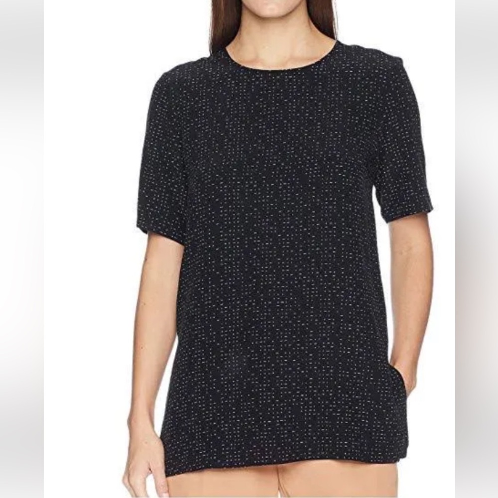 Eileen Fisher Black/White Patterned Top. Size 6